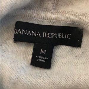 Banana Republic Sweaters - Banana Republic Merino Wool/Cashmere blend hoodie Banana Republic Sweaters - Banana Republic Merino Wool/Cashmere blend hoodie